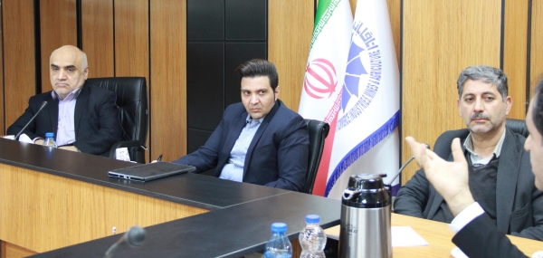 آنچه در نشست هم&zwnj;اندیشی تولیدکنندگان گلاب و عرقیات گیاهی کاشان برای رفع چالش&zwnj;های استانداردسازی گذشت